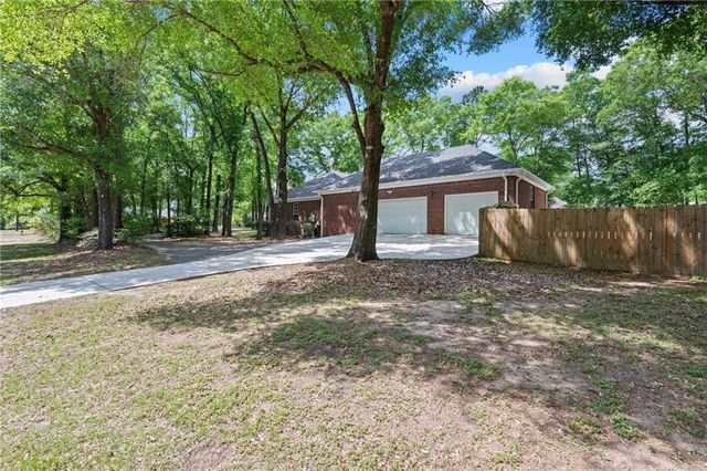 8500 Vintage Woods Drive, Mobile, AL 36619