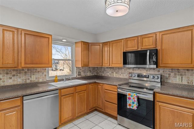 4677 Onondaga Trail, St Charles, MO 63304