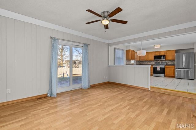 4677 Onondaga Trail, St Charles, MO 63304