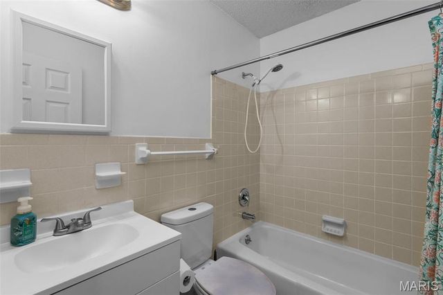 4677 Onondaga Trail, St Charles, MO 63304