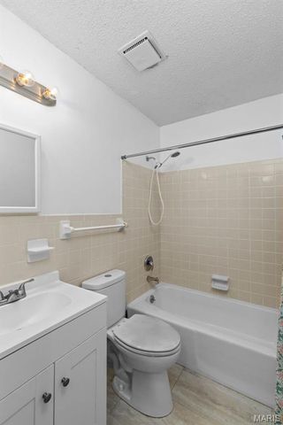 4677 Onondaga Trail, St Charles, MO 63304