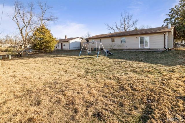 4677 Onondaga Trail, St Charles, MO 63304