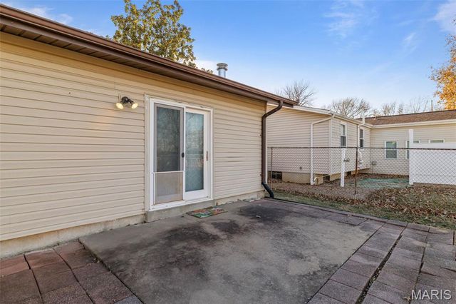 4677 Onondaga Trail, St Charles, MO 63304