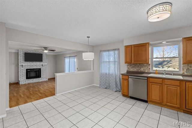 4677 Onondaga Trail, St Charles, MO 63304