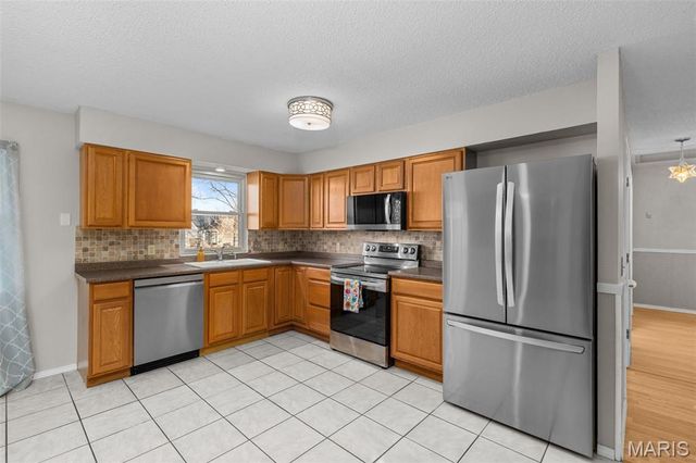 4677 Onondaga Trail, St Charles, MO 63304