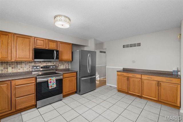 4677 Onondaga Trail, St Charles, MO 63304