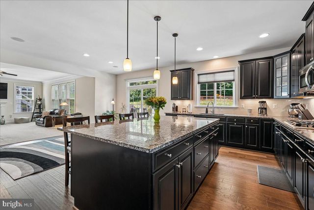 41700 WAKEHURST PL, Leesburg, VA 20176