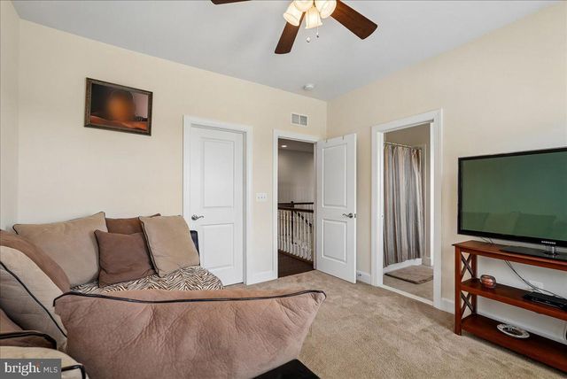 41700 WAKEHURST PL, Leesburg, VA 20176