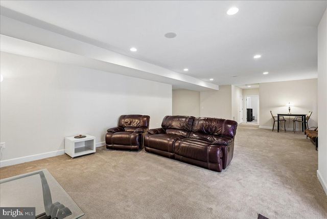 41700 WAKEHURST PL, Leesburg, VA 20176