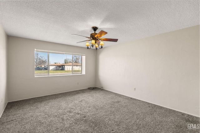 10801 Baron Avenue, Bakersfield, CA 93312