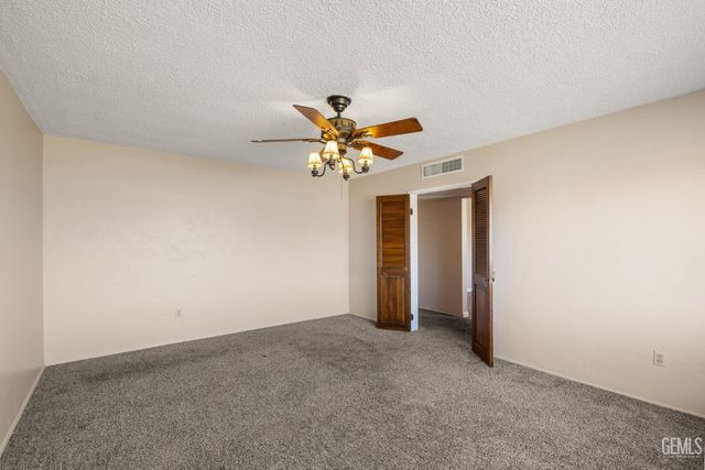 10801 Baron Avenue, Bakersfield, CA 93312