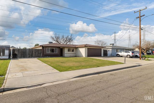 10801 Baron Avenue, Bakersfield, CA 93312