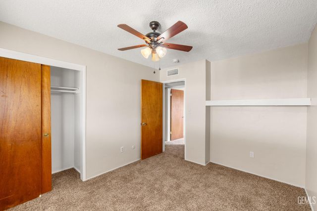 10801 Baron Avenue, Bakersfield, CA 93312