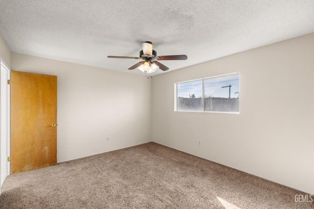 10801 Baron Avenue, Bakersfield, CA 93312