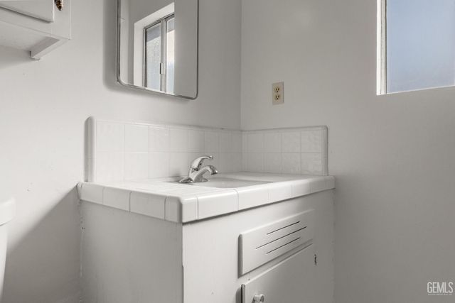 10801 Baron Avenue, Bakersfield, CA 93312