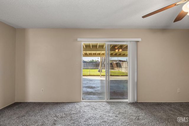 10801 Baron Avenue, Bakersfield, CA 93312