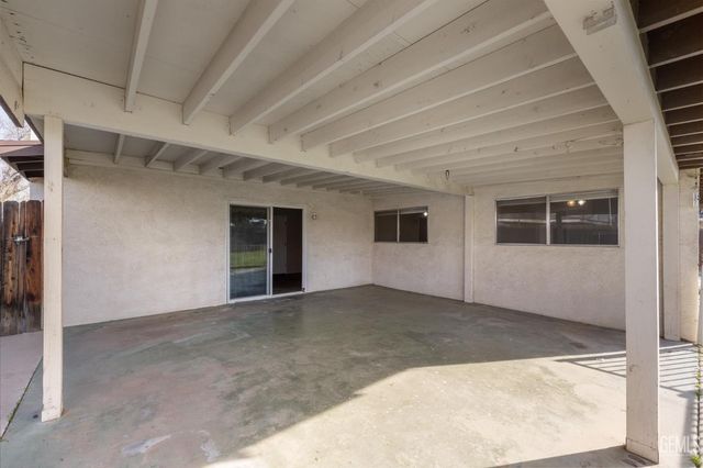 10801 Baron Avenue, Bakersfield, CA 93312