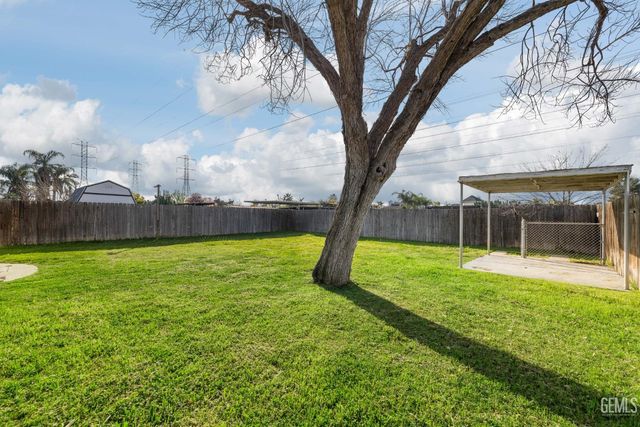 10801 Baron Avenue, Bakersfield, CA 93312