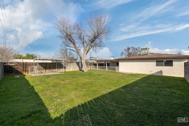 10801 Baron Avenue, Bakersfield, CA 93312