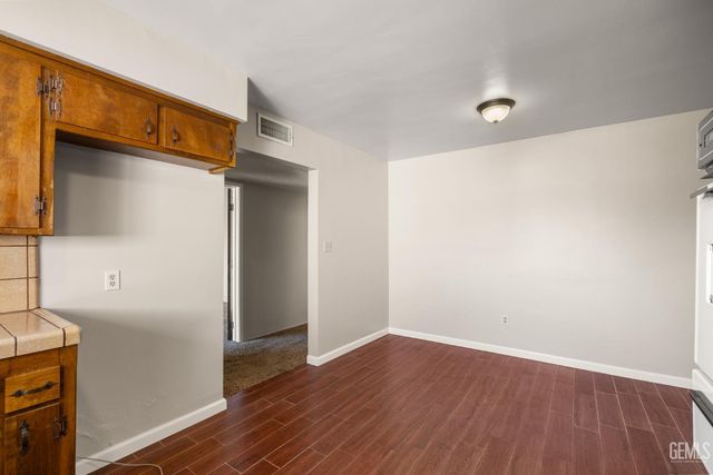 10801 Baron Avenue, Bakersfield, CA 93312