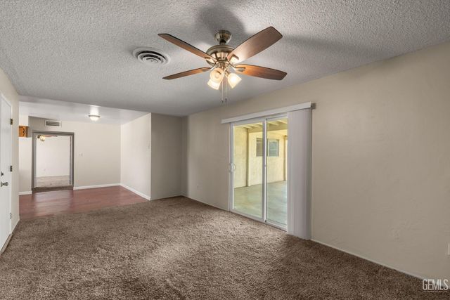 10801 Baron Avenue, Bakersfield, CA 93312