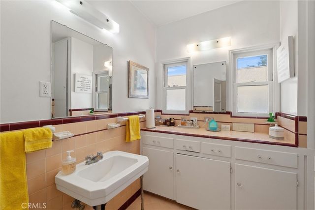 3711 Lemon, Long Beach, CA 90807