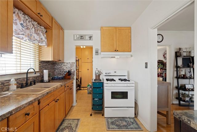 3711 Lemon, Long Beach, CA 90807