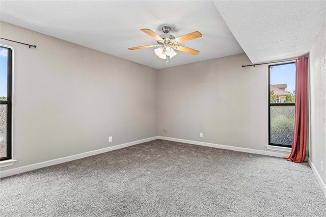 4056 Warwick Boulevard 3, Kansas City, MO 64111