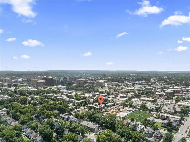 4056 Warwick Boulevard 3, Kansas City, MO 64111