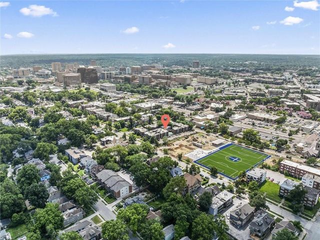 4056 Warwick Boulevard 3, Kansas City, MO 64111