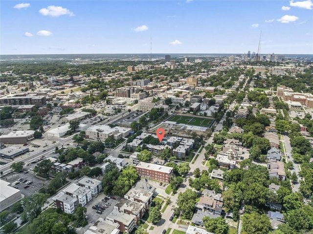 4056 Warwick Boulevard 3, Kansas City, MO 64111