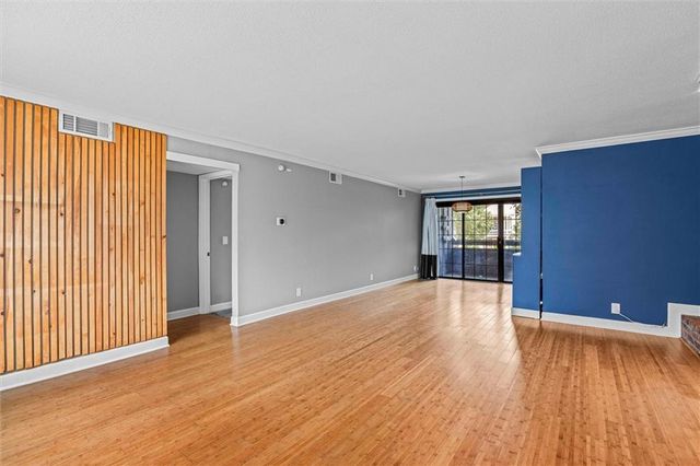 4056 Warwick Boulevard 3, Kansas City, MO 64111