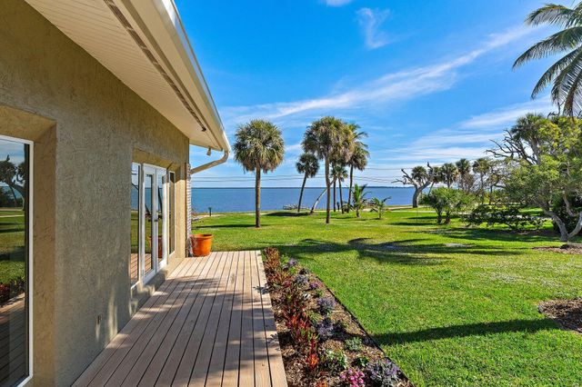 2315 S Indian River Drive, Fort Pierce, FL 34950