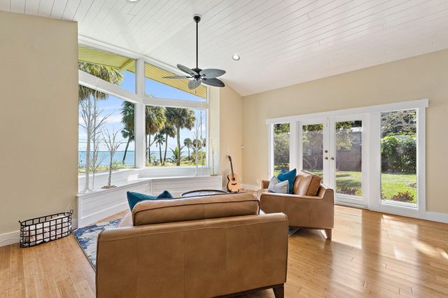 2315 S Indian River Drive, Fort Pierce, FL 34950