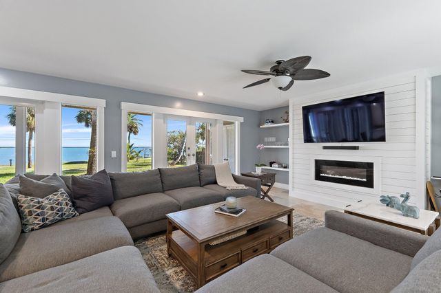 2315 S Indian River Drive, Fort Pierce, FL 34950