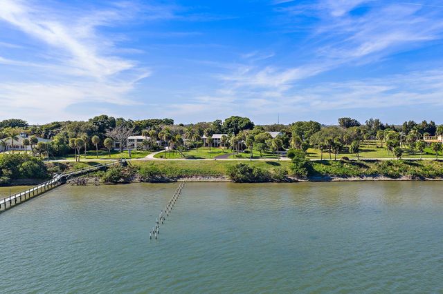 2315 S Indian River Drive, Fort Pierce, FL 34950