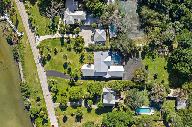 2315 S Indian River Drive, Fort Pierce, FL 34950