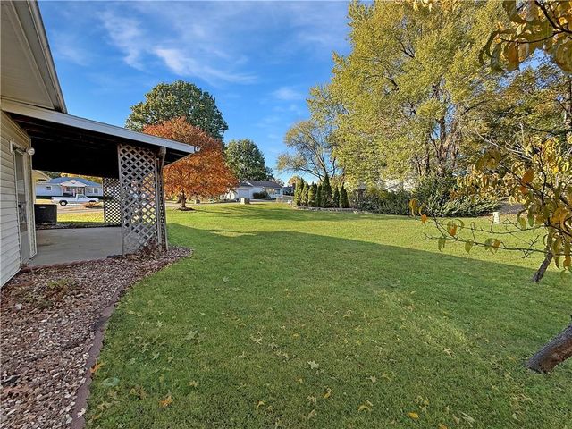 510 W 30th Street, Higginsville, MO 64037