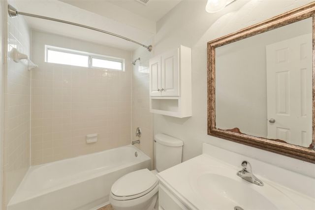 2414 Falcon Knoll Ln, Katy, TX 77494
