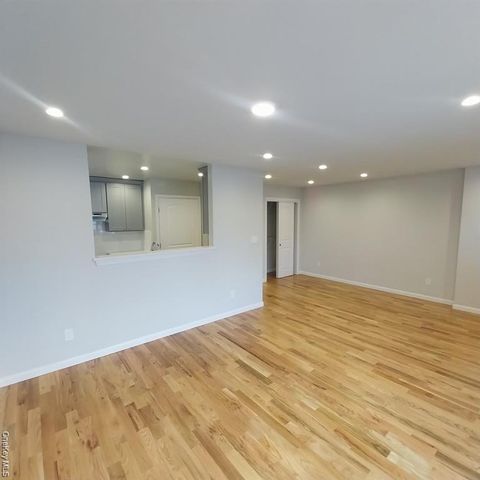 343 JACKSON Street 4, Hempstead, NY 11550