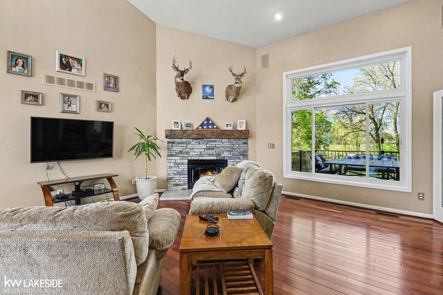 47619 Lamplighter Trail, Macomb Twp, MI 48044