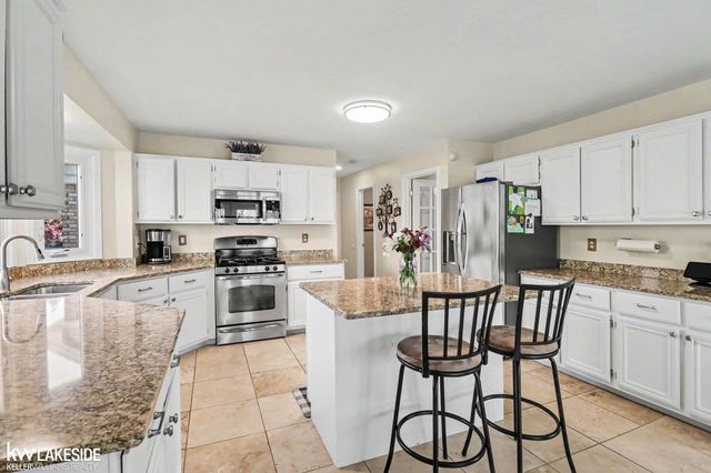 47619 Lamplighter Trail, Macomb Twp, MI 48044