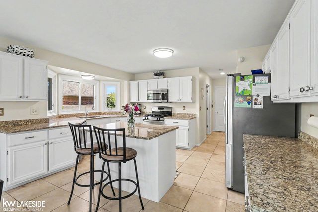 47619 Lamplighter Trail, Macomb Twp, MI 48044