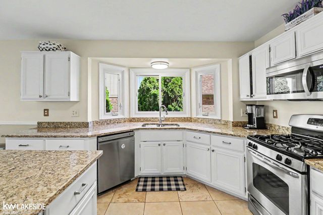 47619 Lamplighter Trail, Macomb Twp, MI 48044