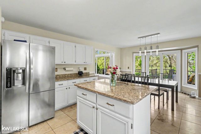 47619 Lamplighter Trail, Macomb Twp, MI 48044