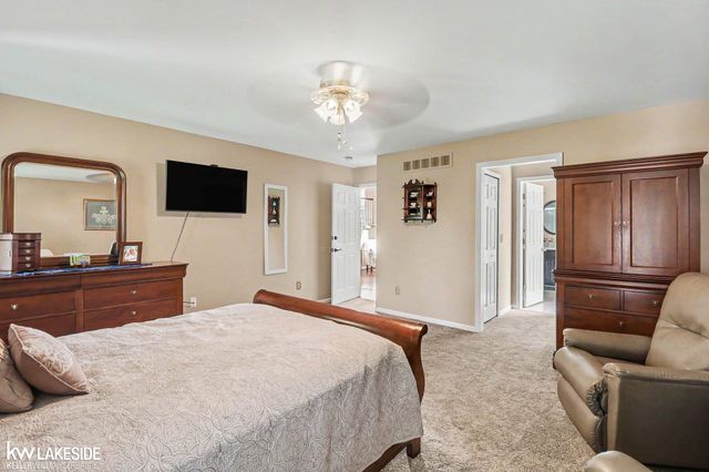 47619 Lamplighter Trail, Macomb Twp, MI 48044