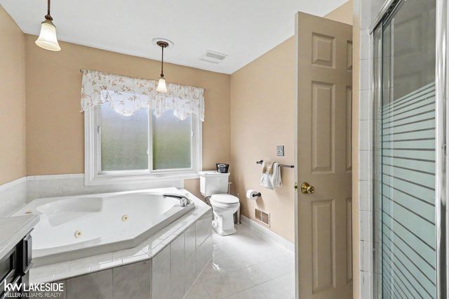 47619 Lamplighter Trail, Macomb Twp, MI 48044