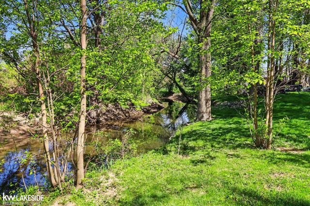 47619 Lamplighter Trail, Macomb Twp, MI 48044