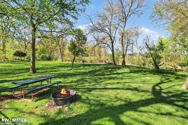47619 Lamplighter Trail, Macomb Twp, MI 48044