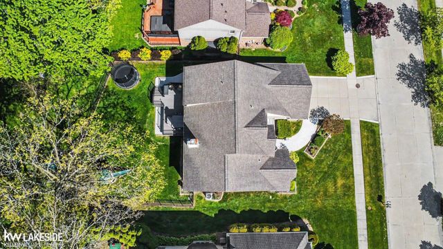 47619 Lamplighter Trail, Macomb Twp, MI 48044